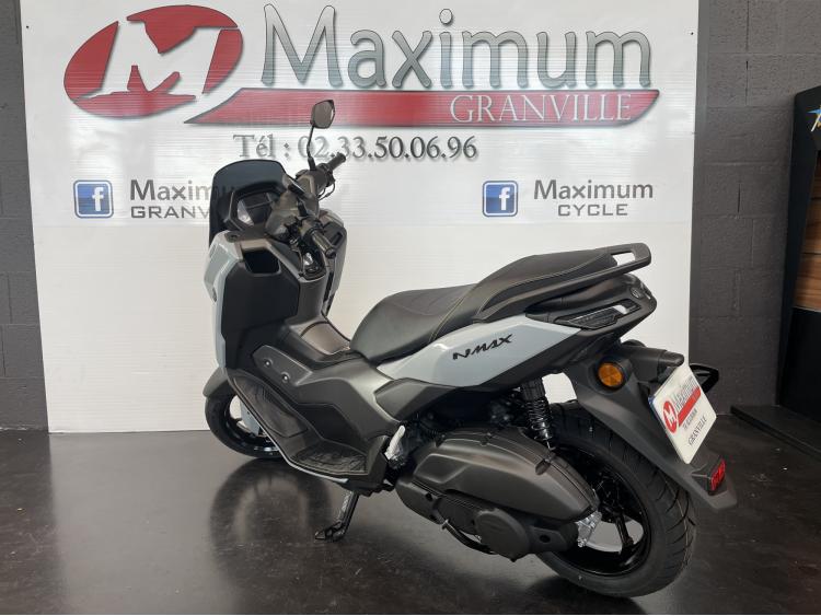 NMAX 125 TECH MAX