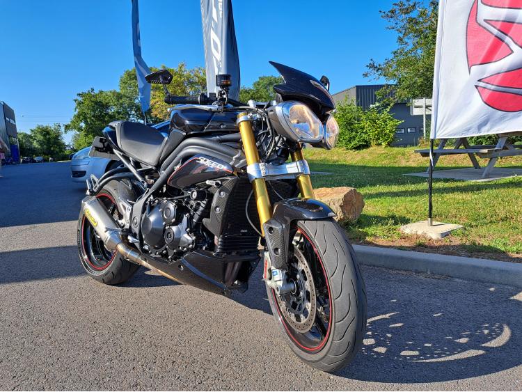 TRIUMPH SPEED TRIPLE 1050 R