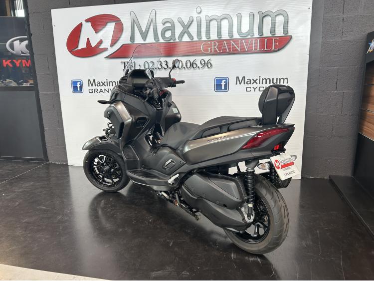 YAMAHA TRICITY 300