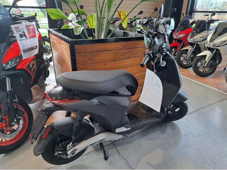 PIAGGIO 1 ACTIVE
