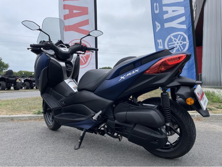 YAMAHA XMAX 125