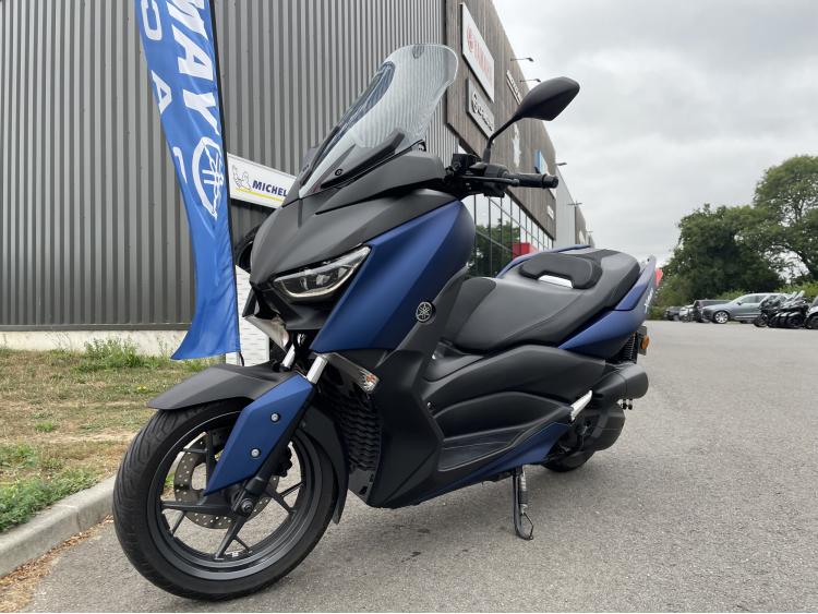YAMAHA XMAX 125