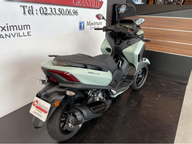 TRICITY 300